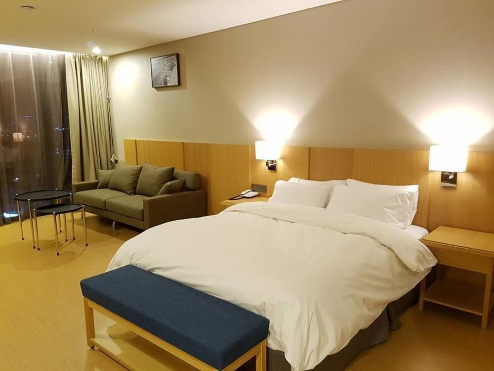 ג'ינג'ו J Square Hotel And Wedding מראה חיצוני תמונה