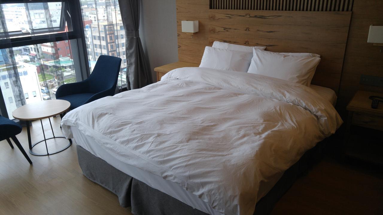 ג'ינג'ו J Square Hotel And Wedding מראה חיצוני תמונה