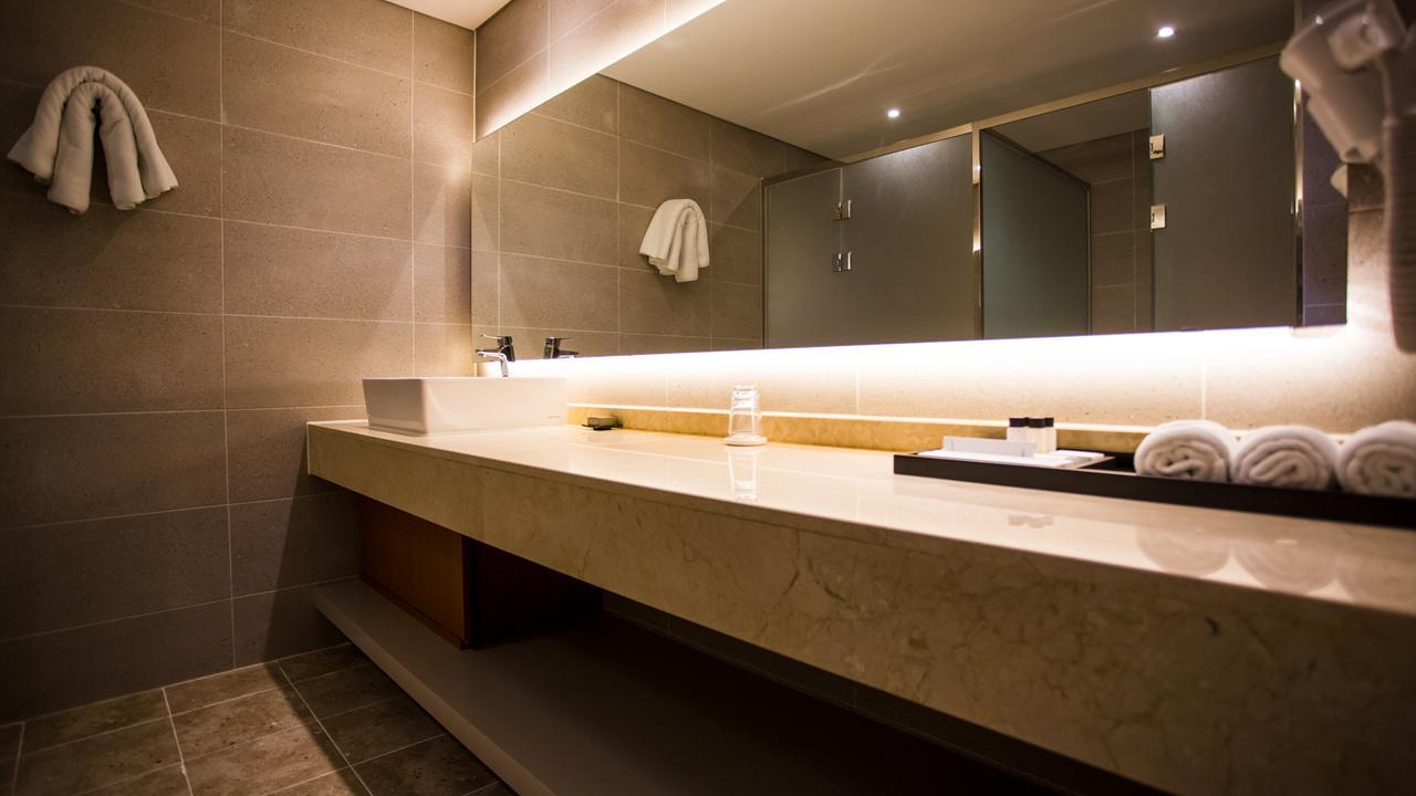 ג'ינג'ו J Square Hotel And Wedding מראה חיצוני תמונה